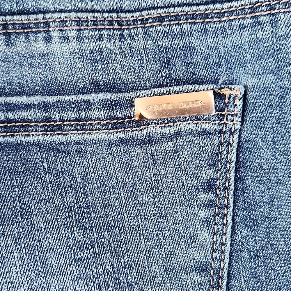 Like New 'The Skinny' Jeans From White House Black Market, Suze 6 - Picture 8 of 9